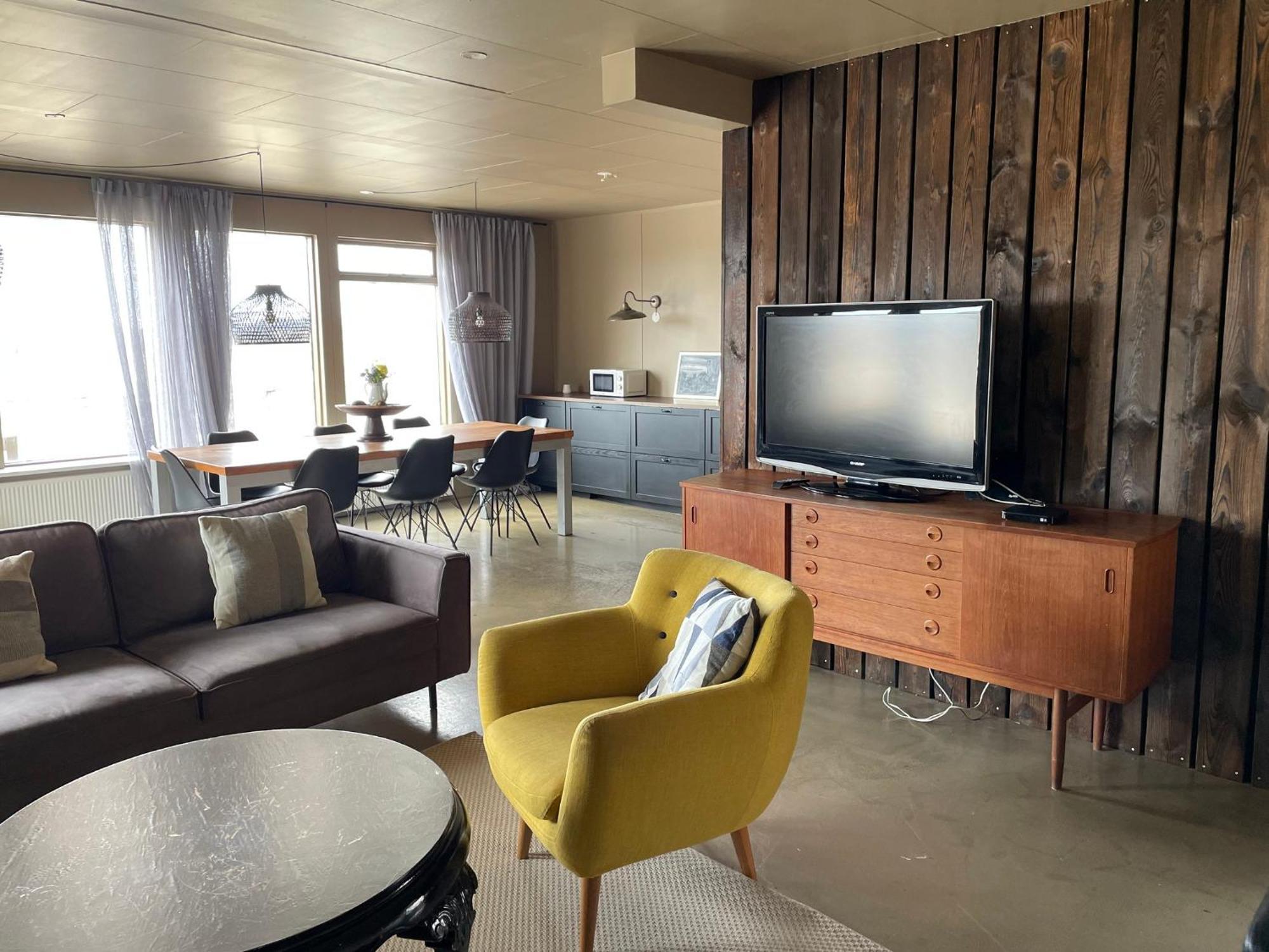 Arngrimslundur Lodge *